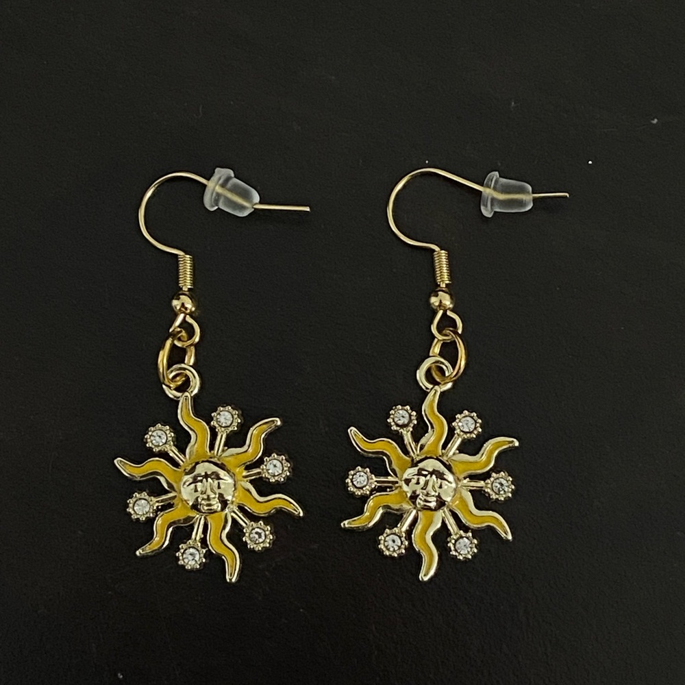 Handmade sun earrings ☀️